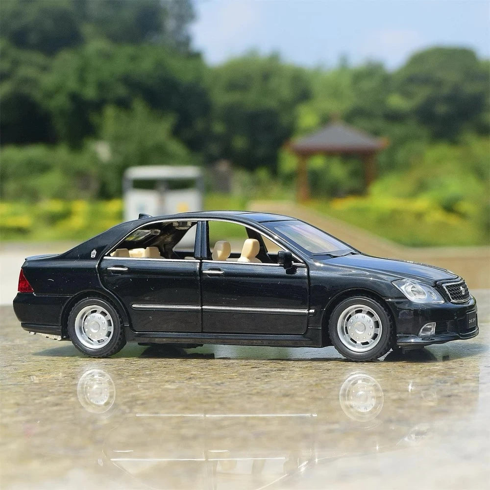 [TOY] 1:32 Toyota 2003 Crown S180 Black Model Car Die-Cast