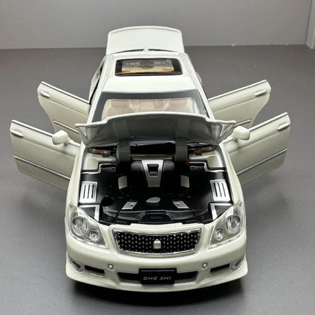 [TOY] 1:32 Toyota 2003 Crown S180 vit modellbil Die-Cast