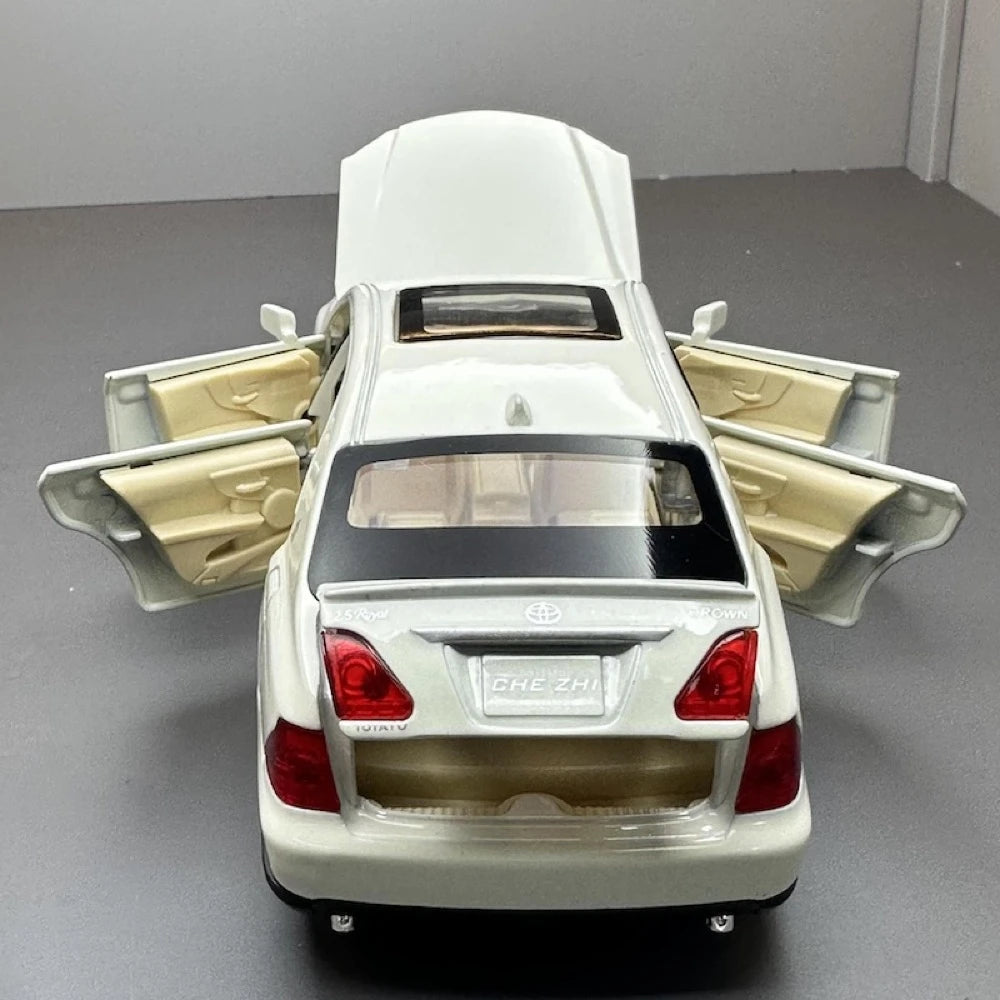 [TOY] 1:32 Toyota 2003 Crown S180 White Model Car Die-Cast