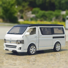 [TOY] 1:32 Toyota 2004 HiAce H200 White Model Car Die-Cast