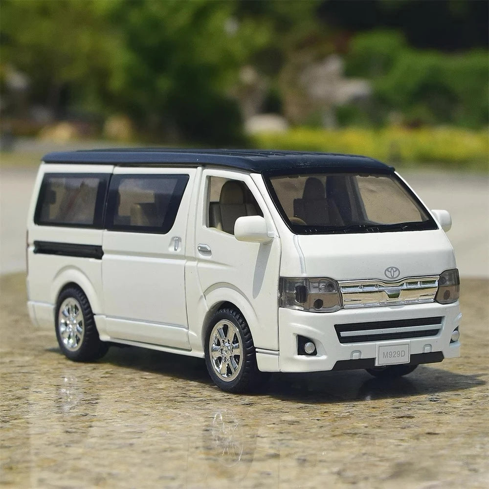 [TOY] 1:32 Toyota 2004 HiAce H200 White Model Car Die-Cast