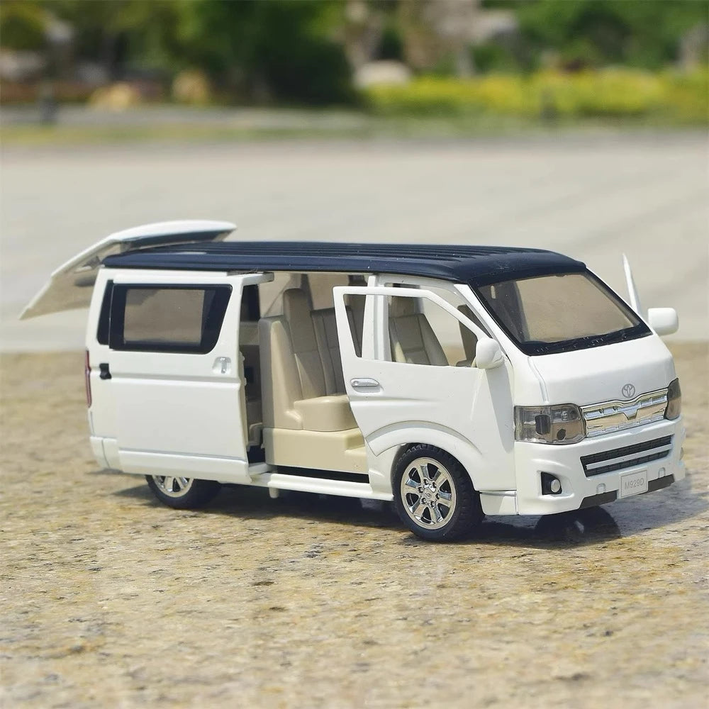 [TOY] 1:32 Toyota 2004 HiAce H200 White Model Car Die-Cast