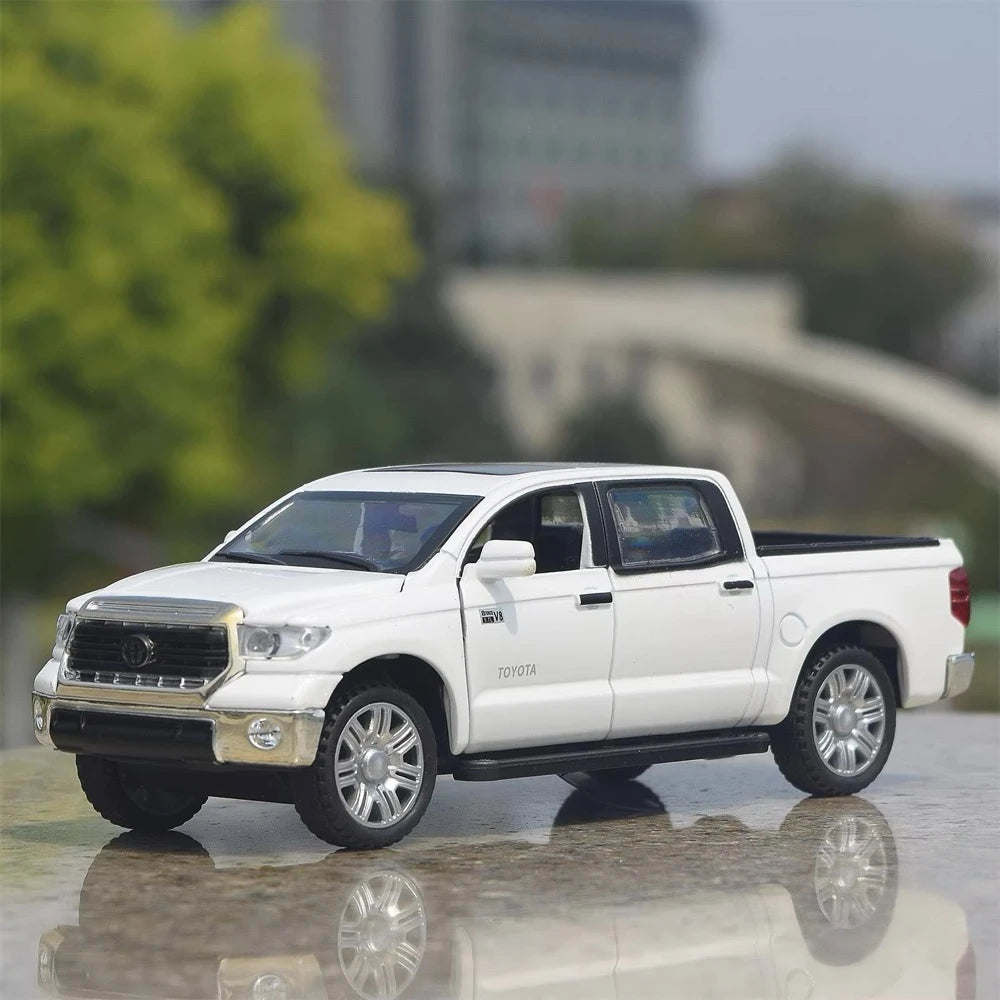 [TOY] 1:32 Toyota 2007 Tundra XK50 White Model Car Die-Cast