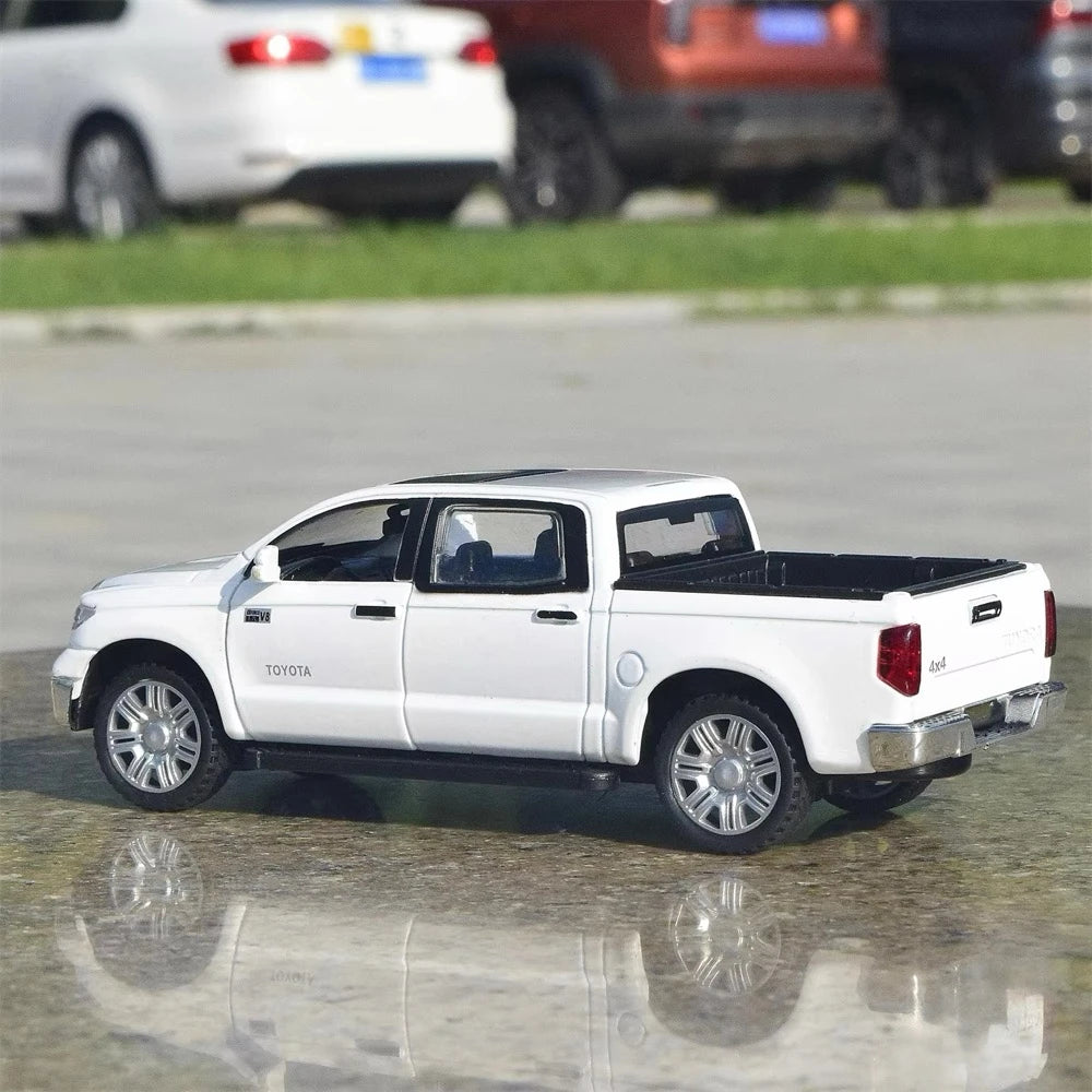 [TOY] 1:32 Toyota 2007 Tundra XK50 White Model Car Die-Cast