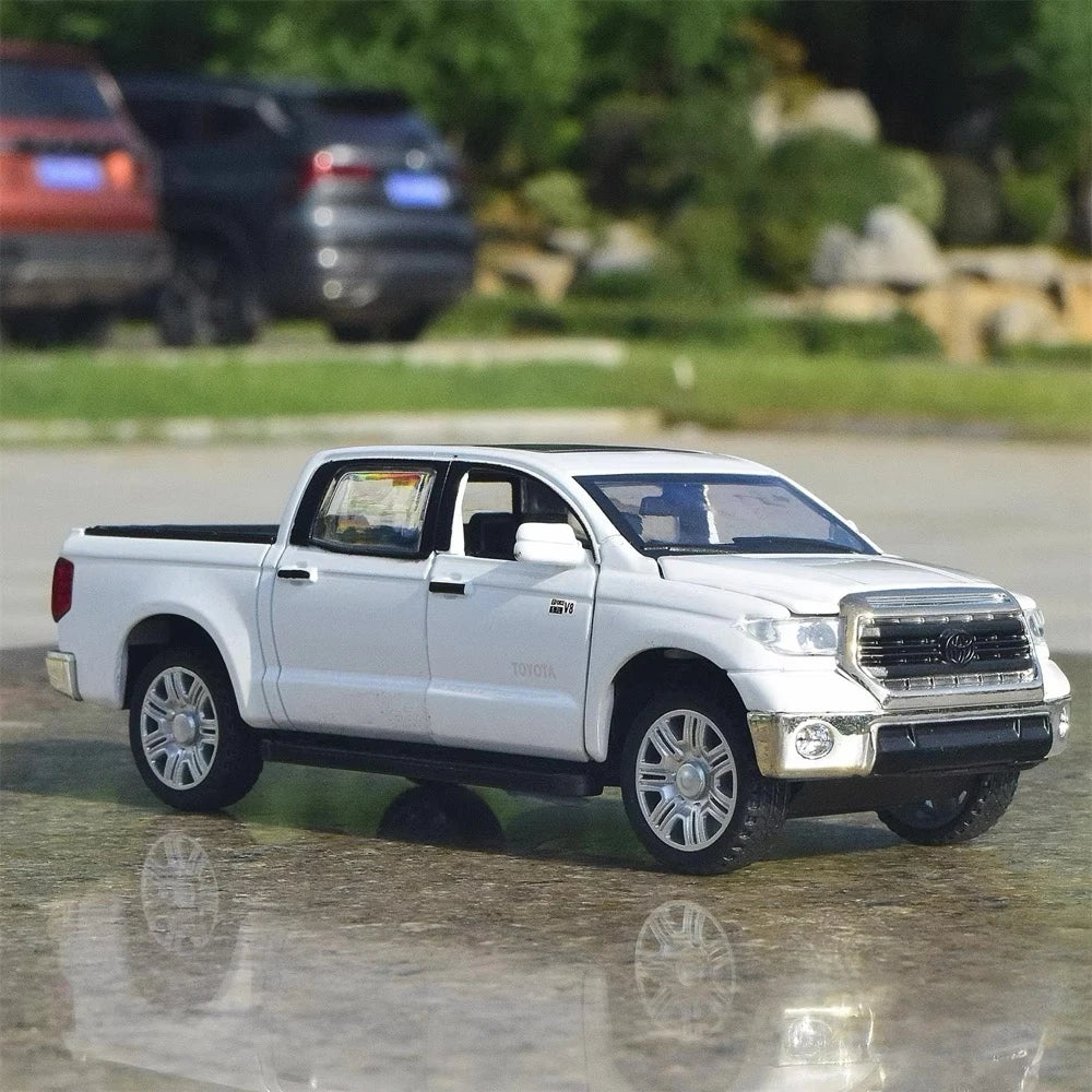 [TOY] 1:32 Toyota 2007 Tundra XK50 White Model Car Die-Cast
