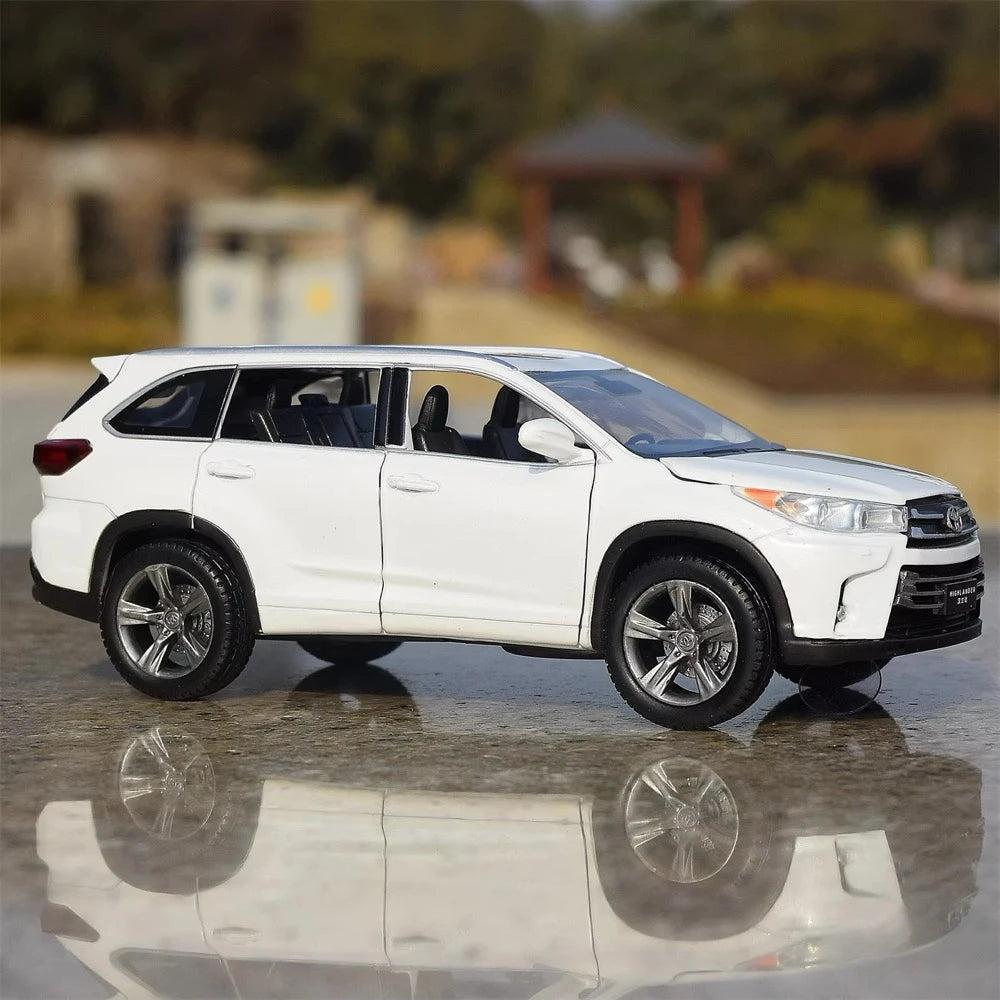 [TOY] 1:32 Toyota 2016 Highlander XU50 White Model Car Die-Cast