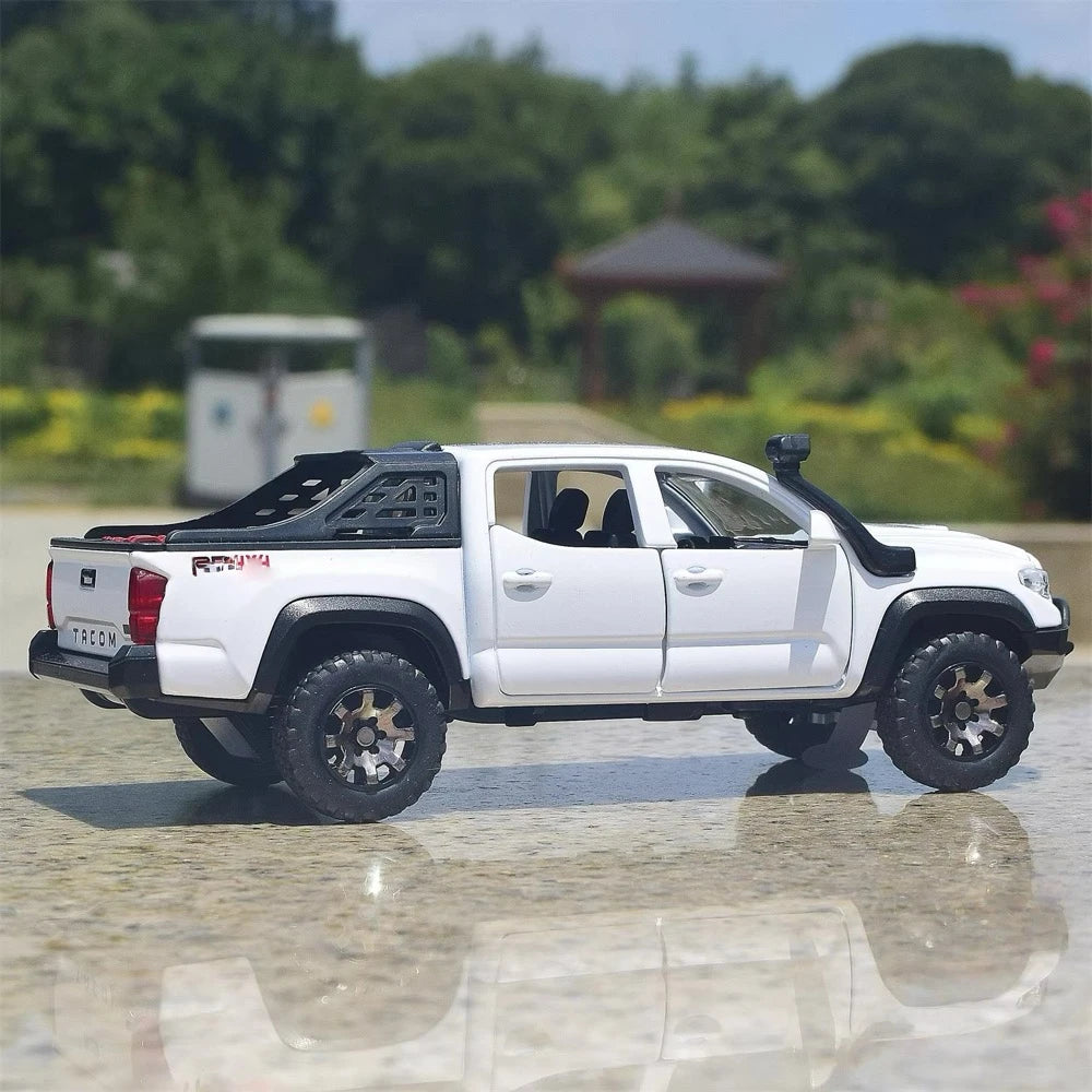 [TOY] 1:32 Toyota 2016 Tacoma TRD Off-Road bianco modellino di auto Die-Cast