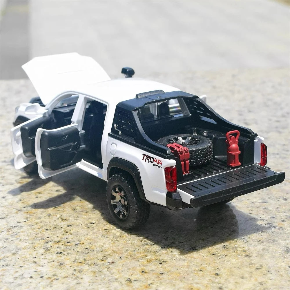 [TOY] 1:32 Toyota 2016 Tacoma TRD Off-Road White Model Car Die-Cast