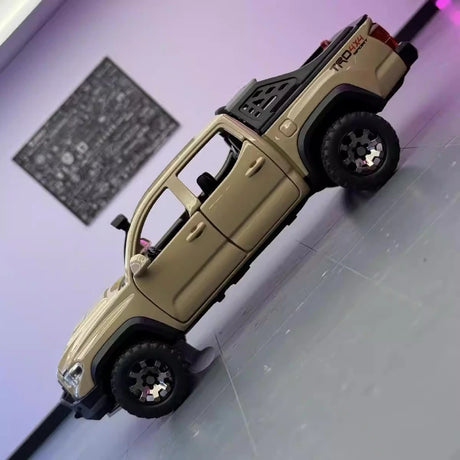 [TOY] 1:32 Toyota 2016 Tacoma TRD Off-Road gul modellbil Die-Cast