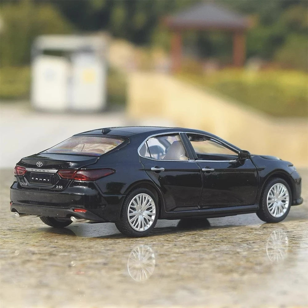 [TOY] 1:32 Toyota 2017 Camry XV70 Black Model Car Die-Cast
