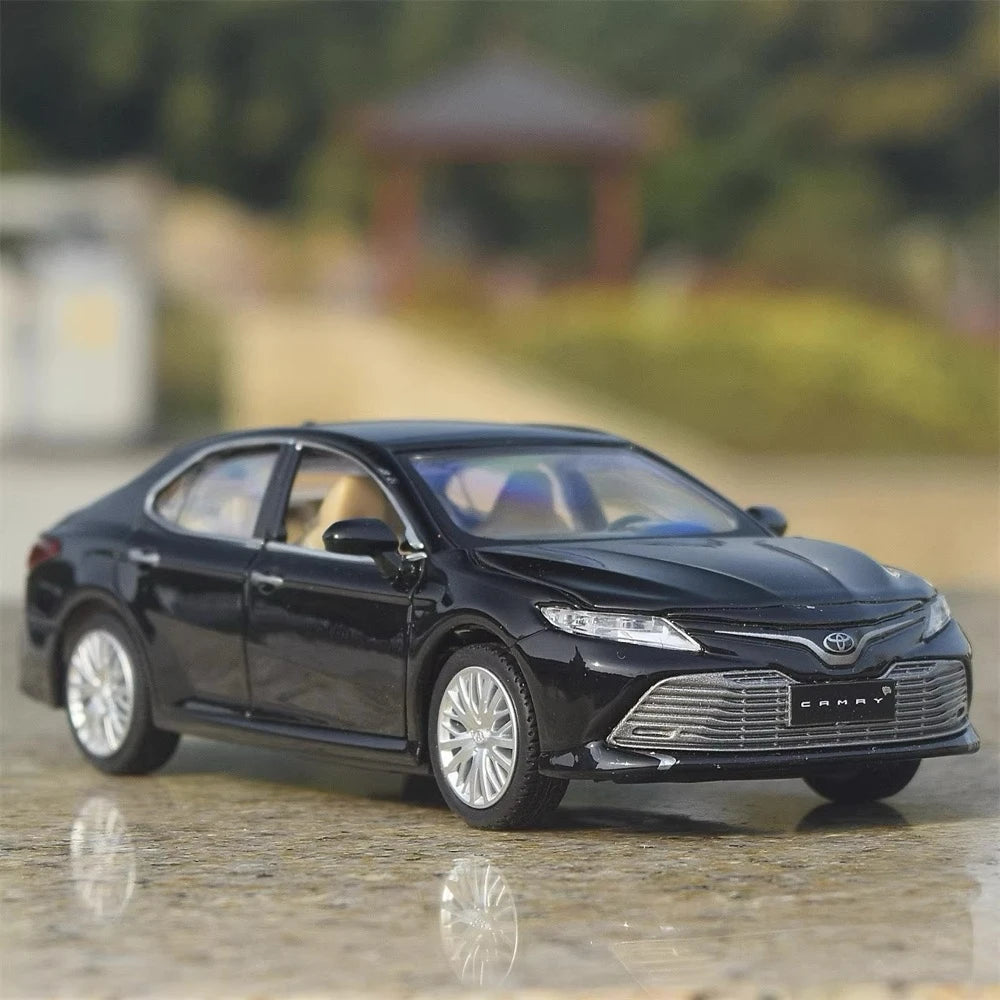 [TOY] 1:32 Toyota 2017 Camry XV70 Black Model Car Die-Cast
