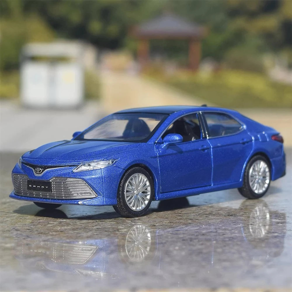 [TOY] 1:32 Toyota 2017 Camry XV70 Blue Model Car Die-Cast
