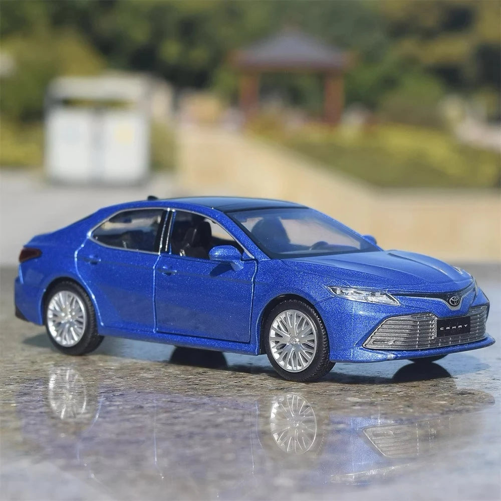 [TOY] 1:32 Toyota 2017 Camry XV70 Blue Model Car Die-Cast
