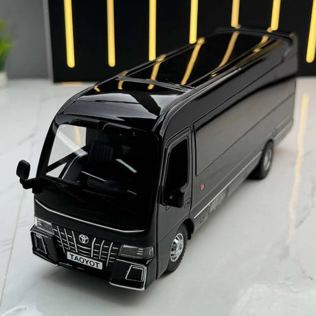 Toyota 2018 Untersetzer B80 schwarzer 1:32 – Druckguss-Display-Modell aus Druckguss