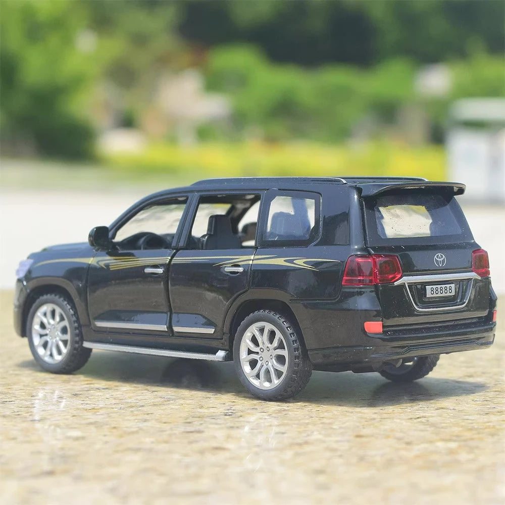 [TOY] 1:32 Toyota 2018 Land Cruiser LC200 VX Black Model Car Die-Cast