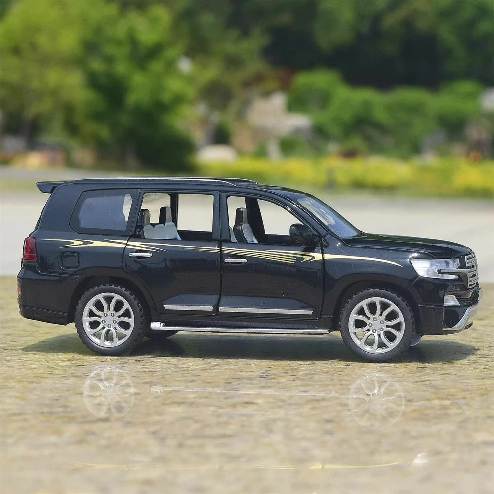 [TOY] 1:32 Toyota 2018 Land Cruiser LC200 VX Black Model Car Die-Cast