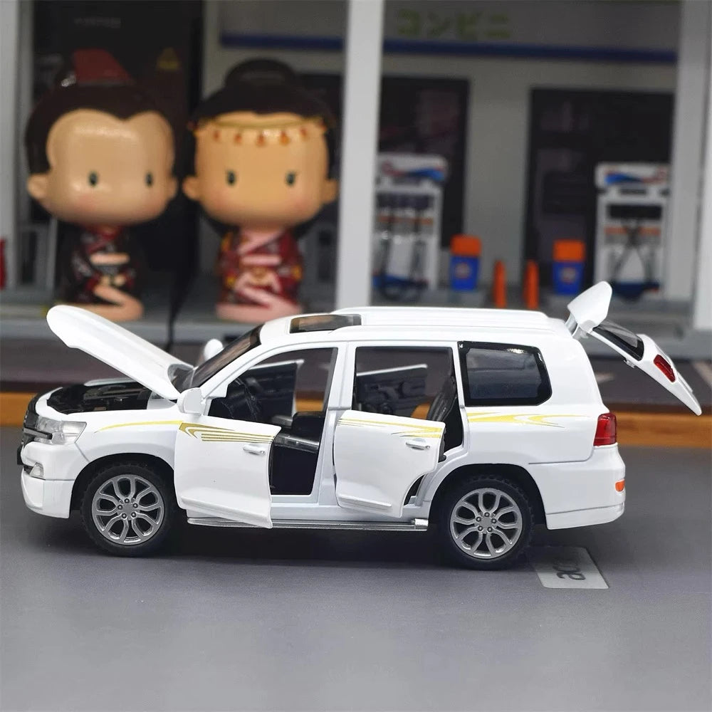 [TOY] 1:32 Toyota 2018 Land Cruiser LC200 VX White Model Car Die-Cast