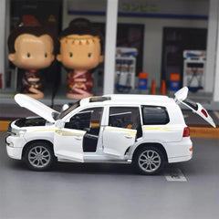 [TOY] 1:32 Toyota 2018 Land Cruiser LC200 VX White Model Car Die-Cast