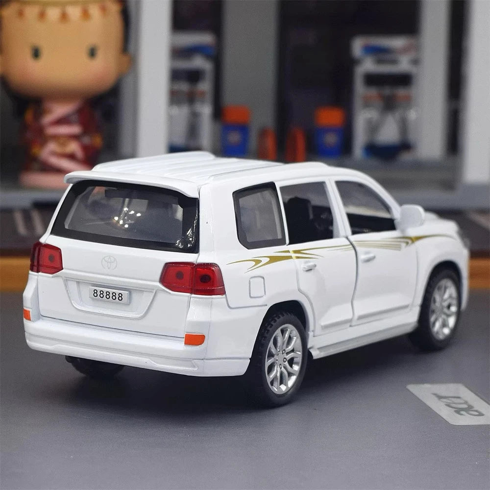 [TOY] 1:32 Toyota 2018 Land Cruiser LC200 VX White Model Car Die-Cast