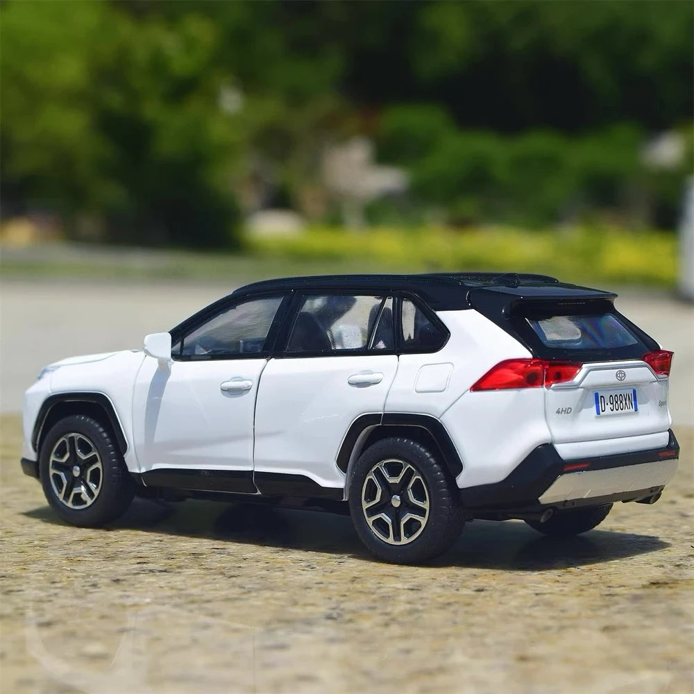 [TOY] 1:32 Toyota 2018 RAV4 XA50 White Model Car Die-Cast
