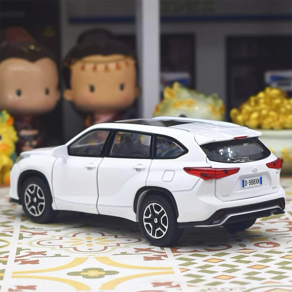 [TOY] 1:32 Toyota 2021 Crown Kluger XU70 vit modellbil Die-Cast