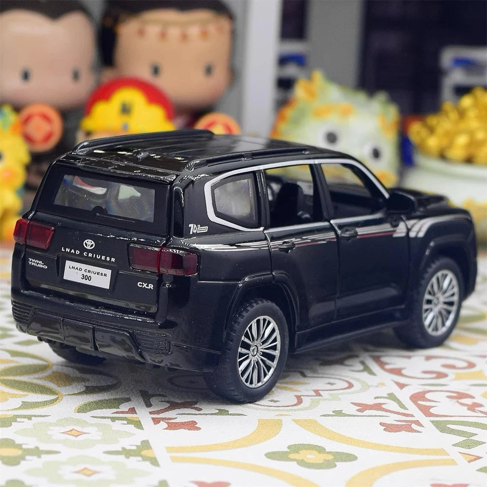 [TOY] 1:32 Toyota 2021 Land Cruiser LC300 Black Model Car Die-Cast