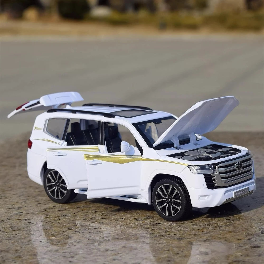 [TOY] 1:32 Toyota 2021 Land Cruiser LC300 White Model Car Die-Cast