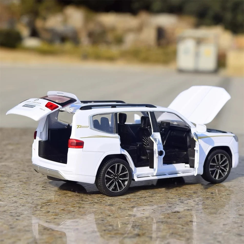 [TOY] 1:32 Toyota 2021 Land Cruiser LC300 White Model Car Die-Cast