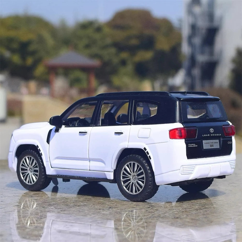[TOY] 1:32 Toyota 2021 Land Cruiser LC300 blanc noir voiture miniature Die-Cast