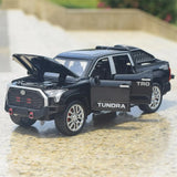 [TOY] 1:32 Toyota 2022 Tundra XK70 musta pienoismalli Die-Cast