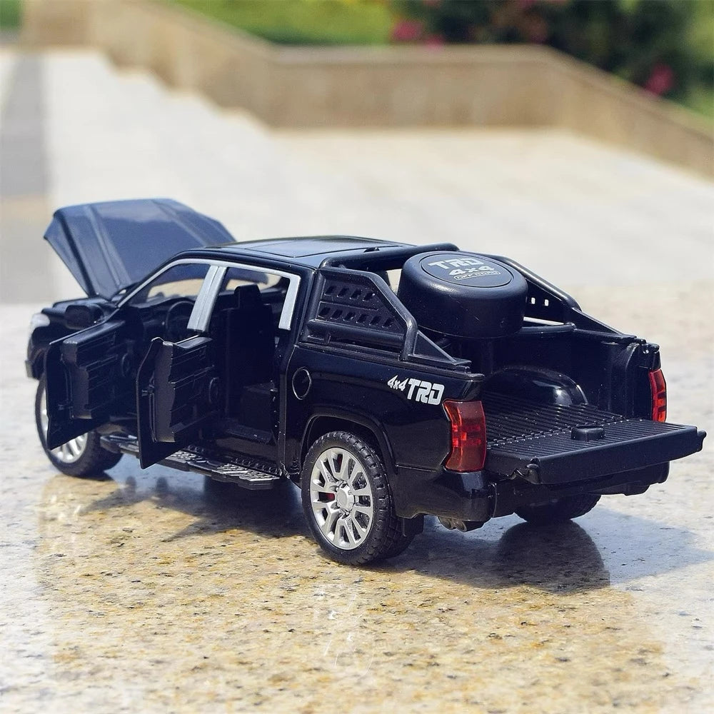 [TOY] 1:32 Toyota 2022 Tundra XK70 Black Model Car Die-Cast