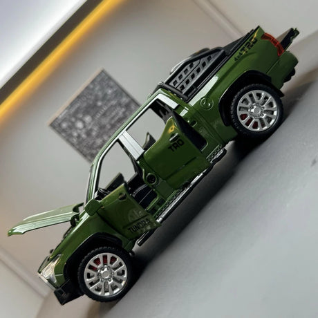[TOY] 1:32 Toyota 2022 Tundra XK70 grön modellbil Die-Cast