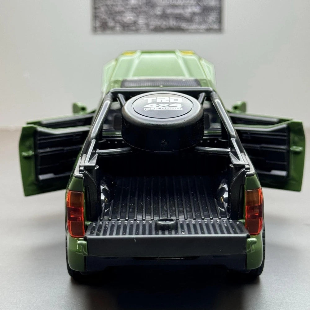 [TOY] 1:32 Toyota 2022 Tundra XK70 Green Model Car Die-Cast