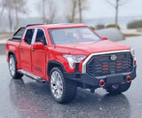 [TOY] 1:32 Toyota 2022 Tundra XK70 レッド モデルカー Die-Cast