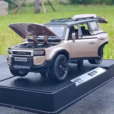 [TOY] 1:32 Toyota 2023 Land Cruiser Prado J250 guld modellbil Die-Cast