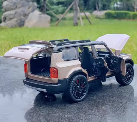[TOY] 1:32 Toyota 2023 Land Cruiser Prado J250 guld modellbil Die-Cast