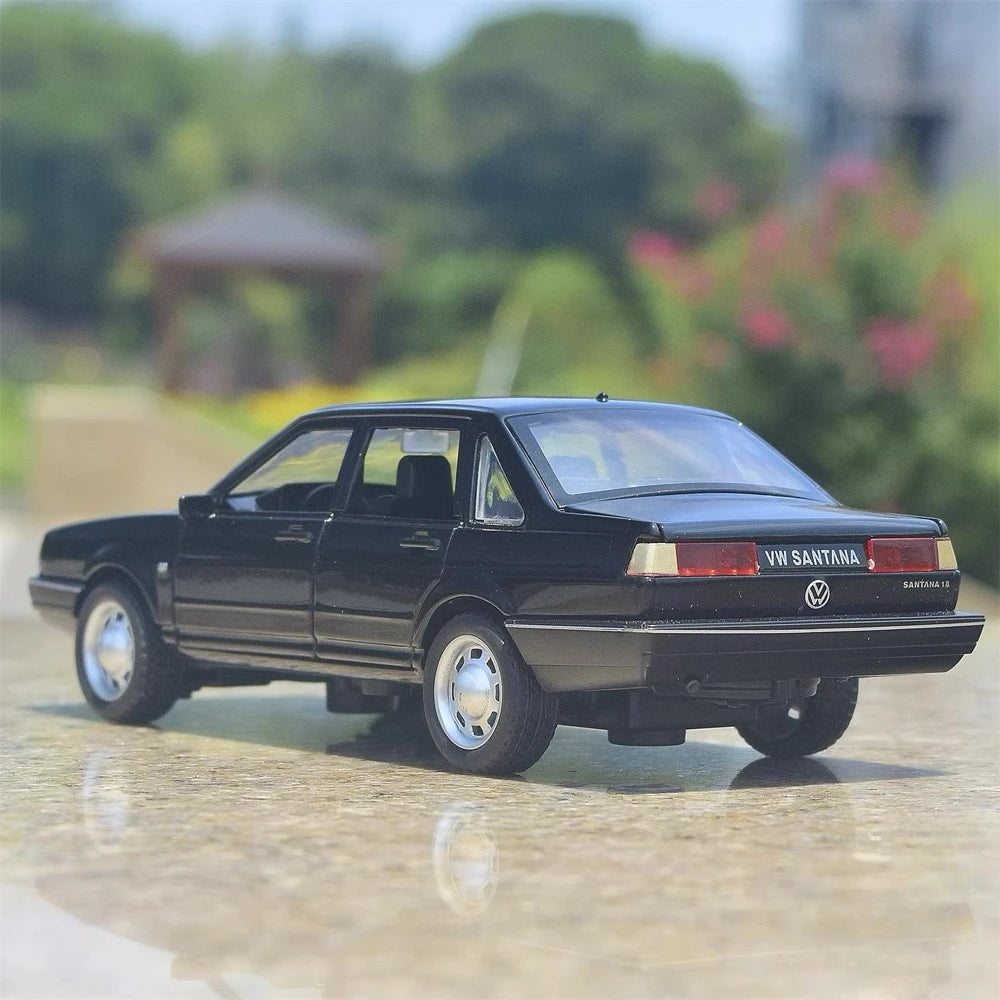 [TOY] 1:32 Volkswagen 1981 Santana nero modellino di auto Die-Cast