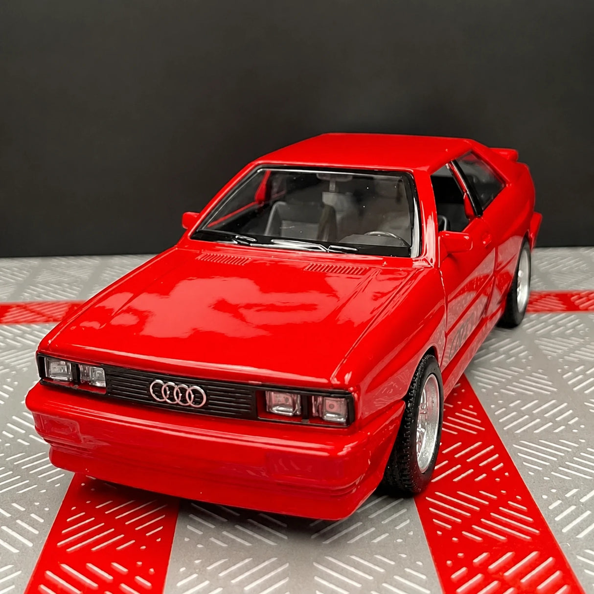 Audi 1980 كواترو ريد 1:36 – نموذج عرض مصبوب، مصبوب.