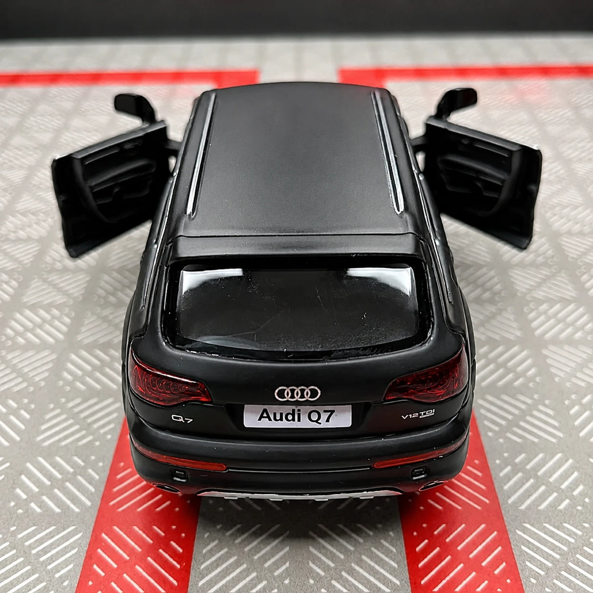 [TOY] 1:36 Audi 2008 Q7 TDI Black Model Car Die-Cast