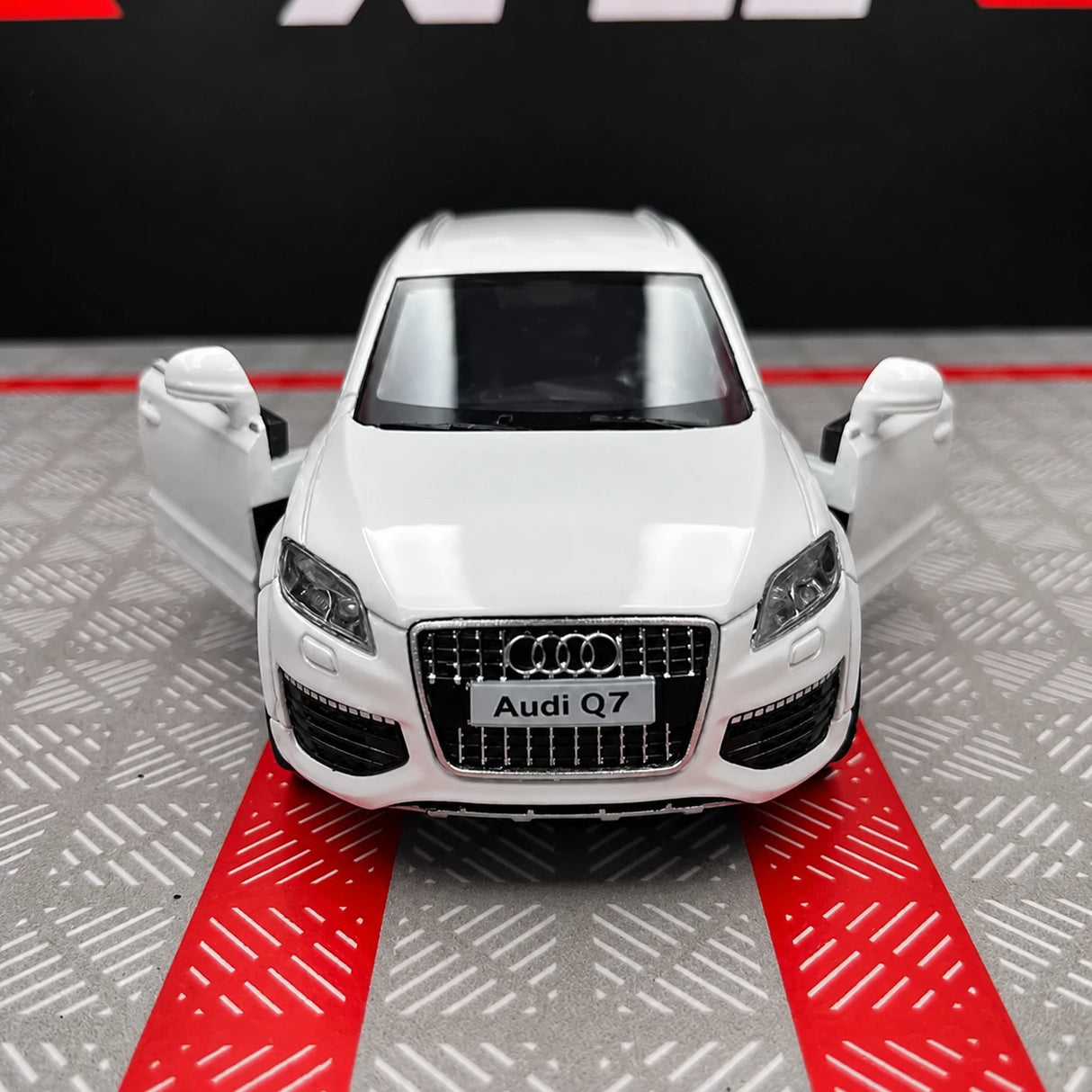 Audi 2008 Q7 TDI أبيض 1:36 – نموذج عرض معدني مصبوب