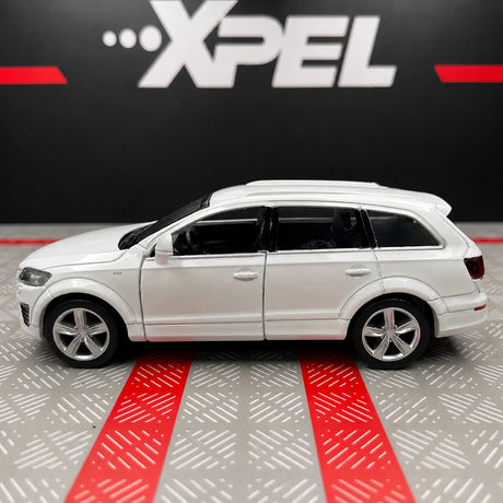 Audi 2008 Q7 TDI أبيض 1:36 – نموذج عرض معدني مصبوب