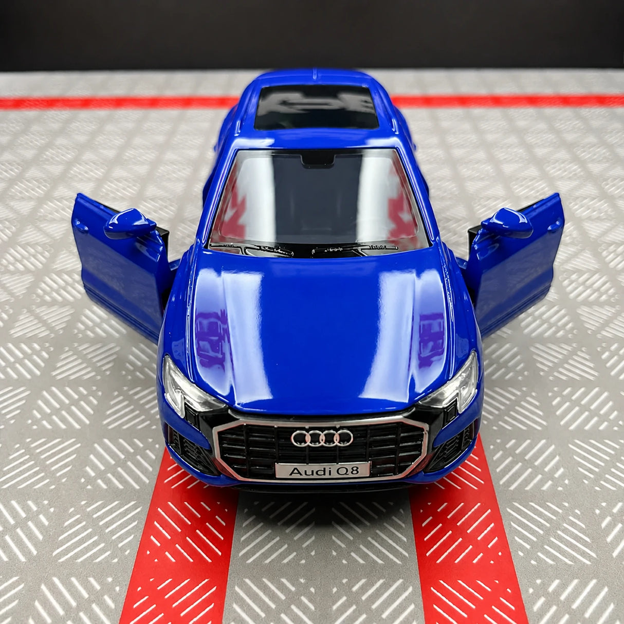Audi 2018 Q8 أزرق 1:36 – نموذج عرض معدني مصبوب