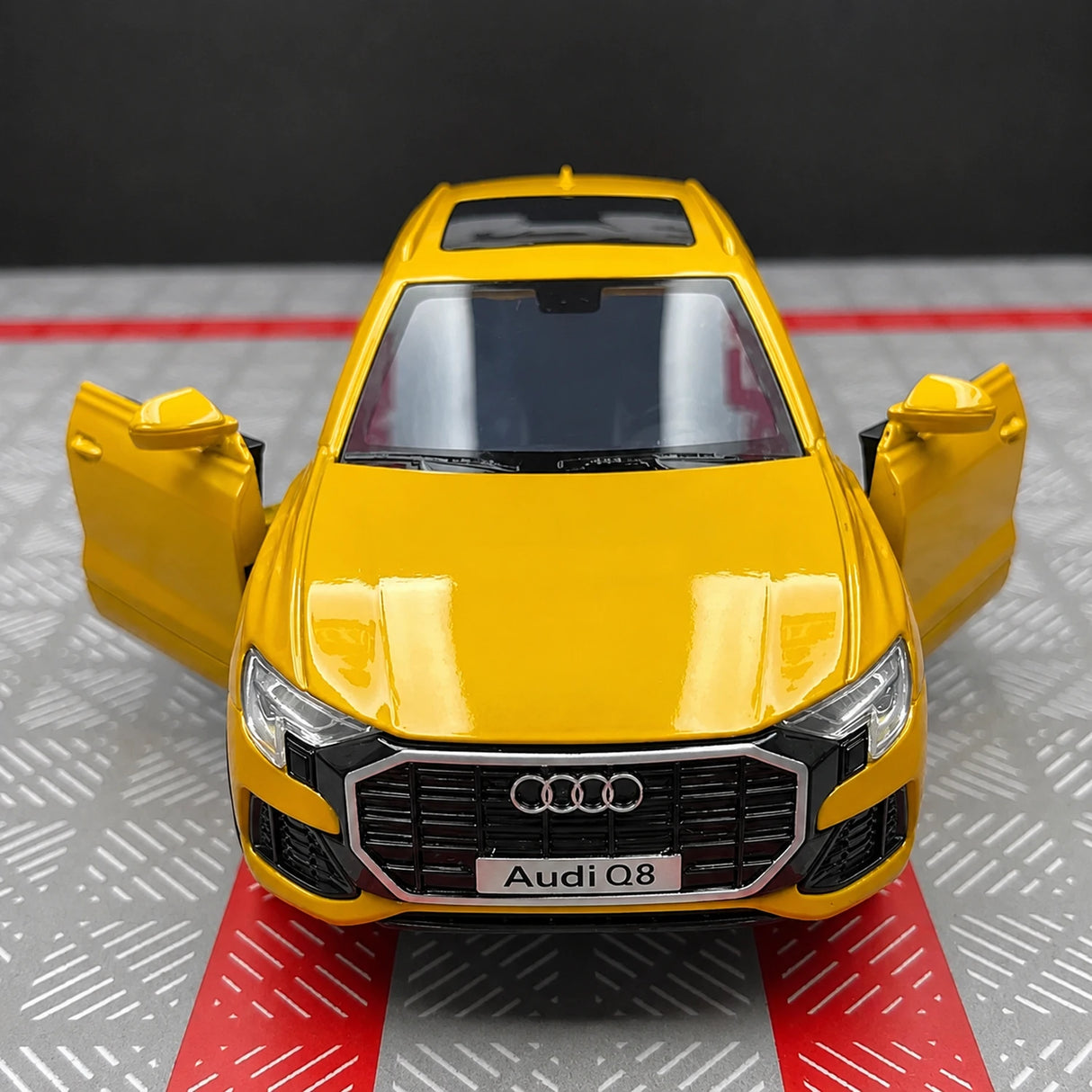 Audi 2018 Q8 أصفر 1:36 – نموذج عرض معدني مصبوب