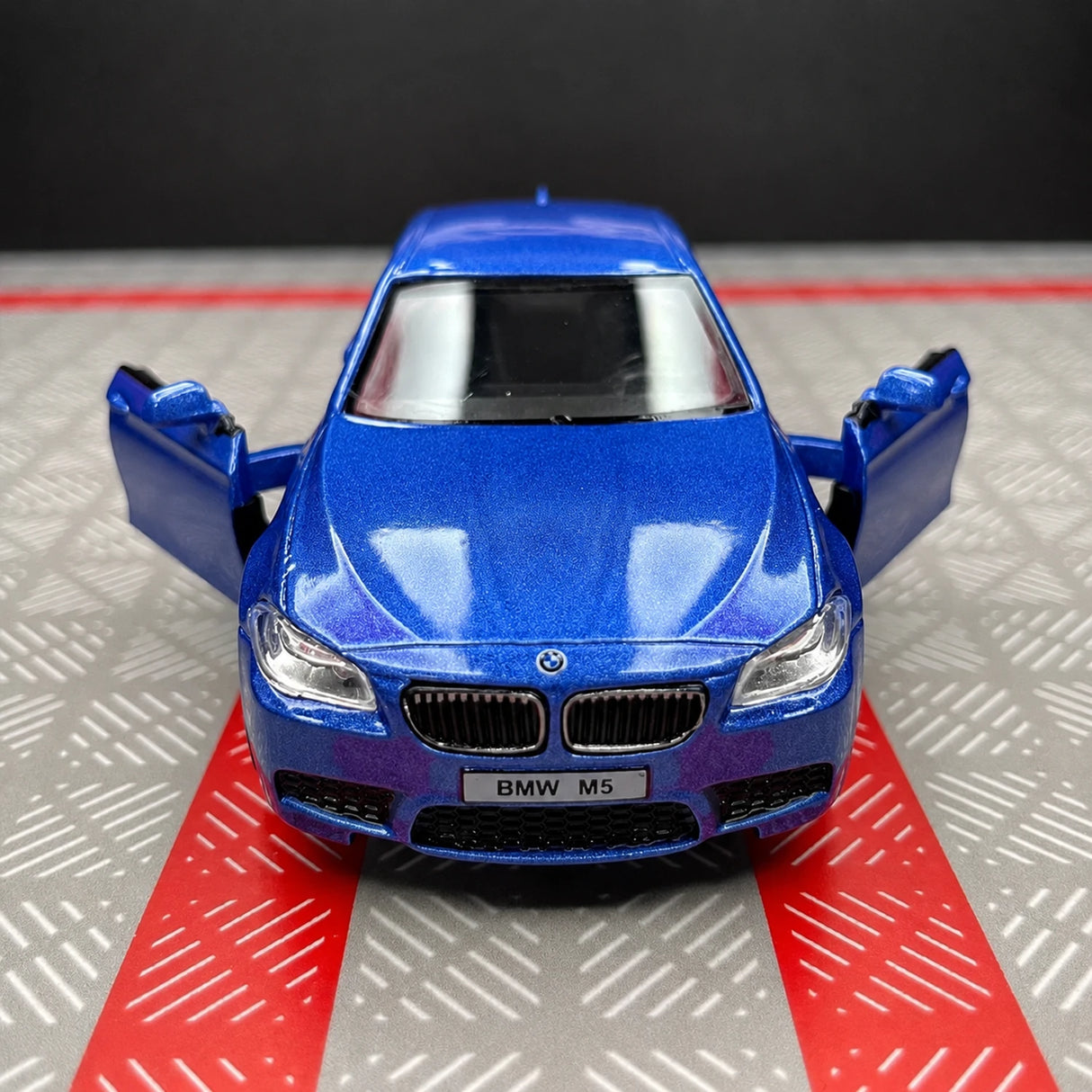 [TOY] 1:36 BMW 2012 F10 M5 Blue Model Car Die-Cast