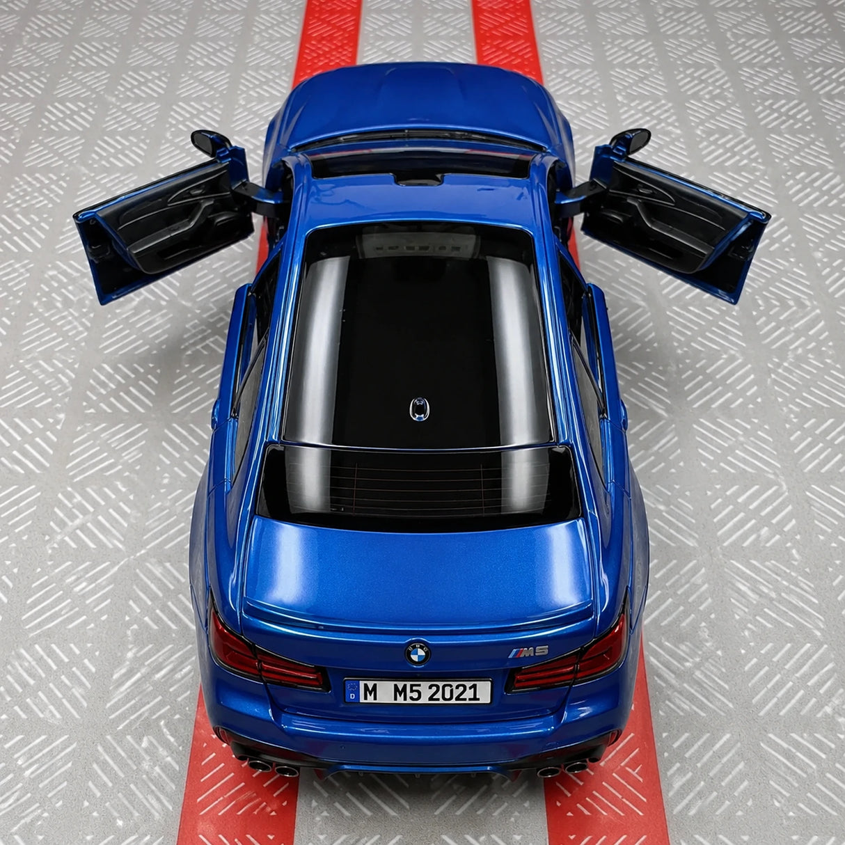 [TOY] 1:36 BMW 2012 F10 M5 Blue Model Car Die-Cast