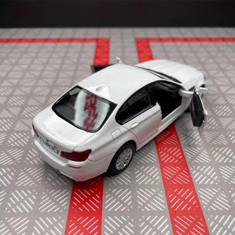 [TOY] 1:36 BMW 2012 F10 M5 White Model Car Die-Cast