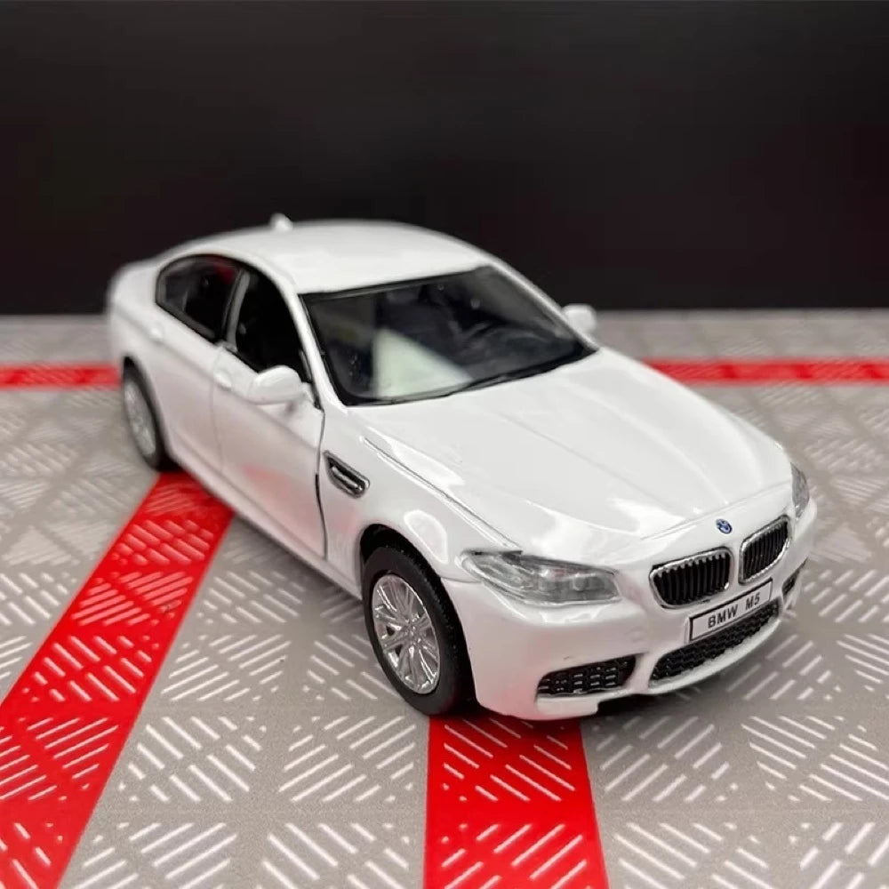 [TOY] 1:36 BMW 2012 F10 M5 White Model Car Die-Cast
