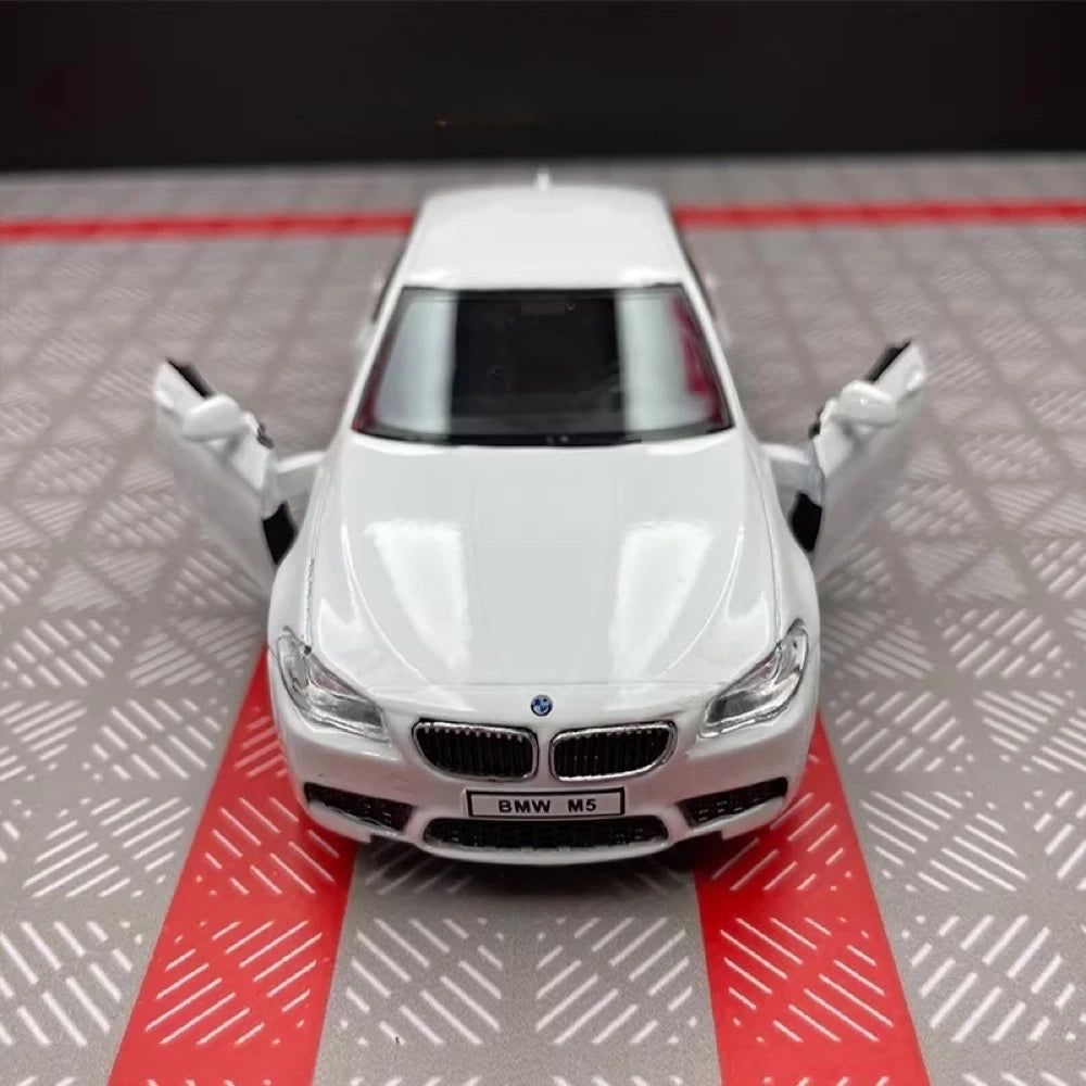 [TOY] 1:36 BMW 2012 F10 M5 White Model Car Die-Cast