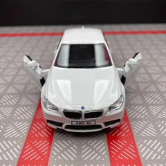 [TOY] 1:36 BMW 2012 F10 M5 White Model Car Die-Cast