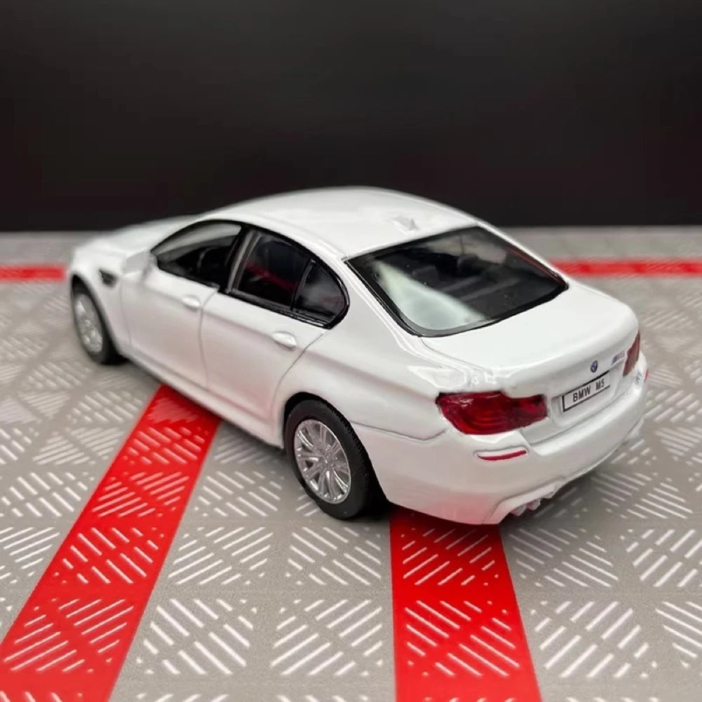 [TOY] 1:36 BMW 2012 F10 M5 White Model Car Die-Cast